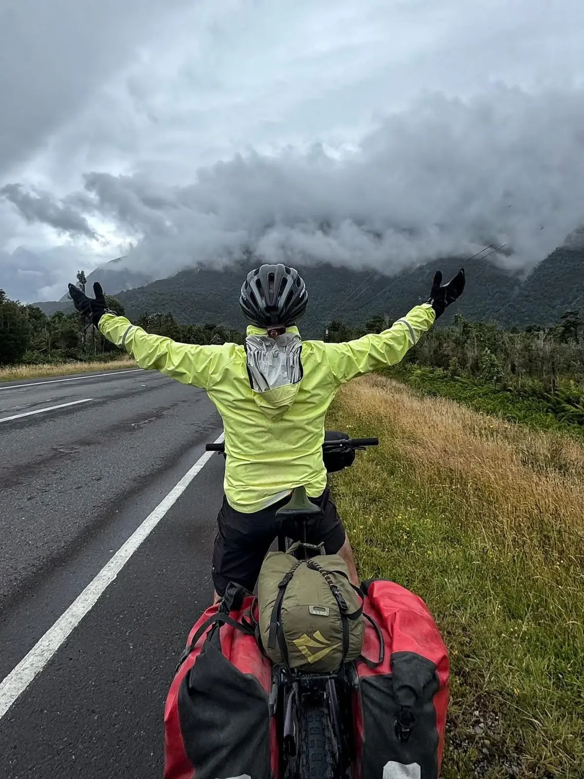 Carretera Austral Bike Rental image 3