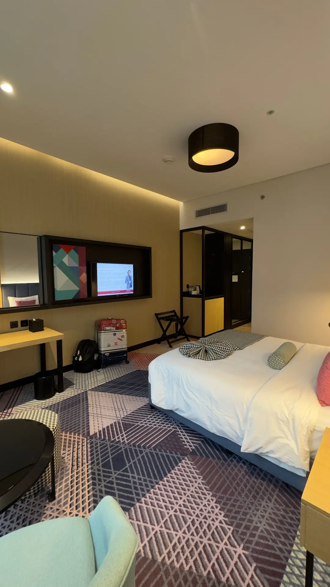 Clean Rooms with Good Transport Links image 2