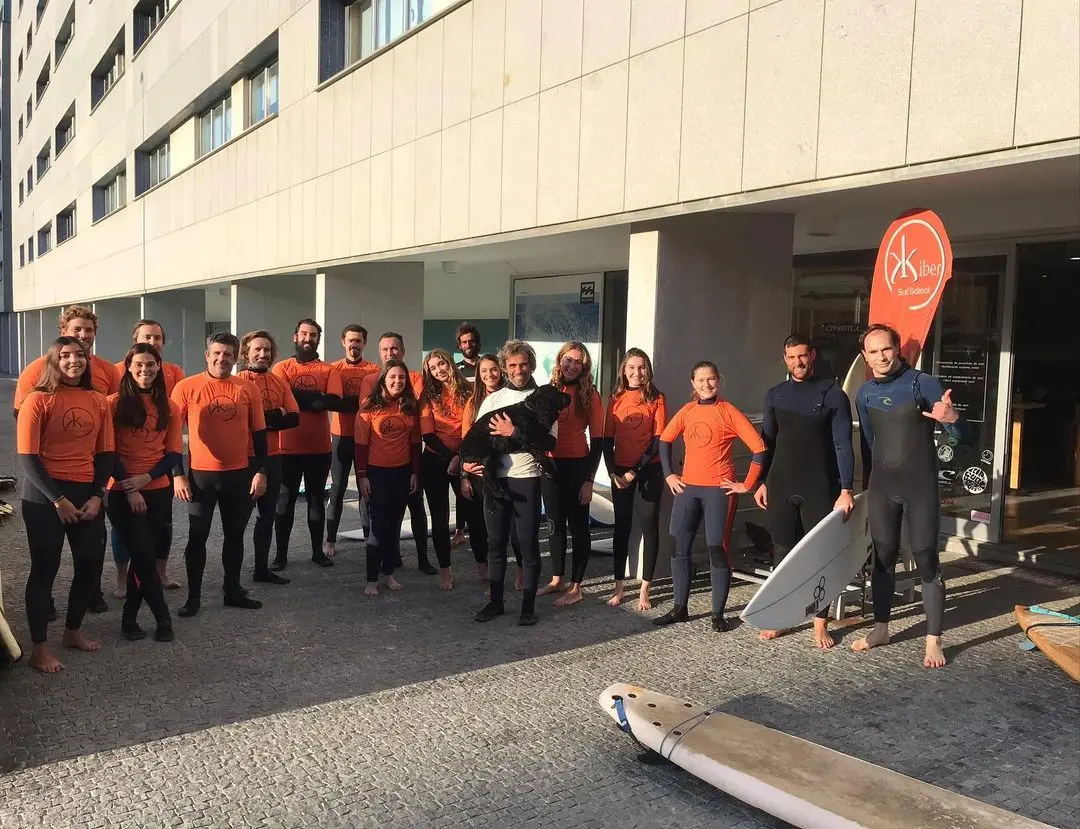 Group Surf Lesson in Matosinhos image 3